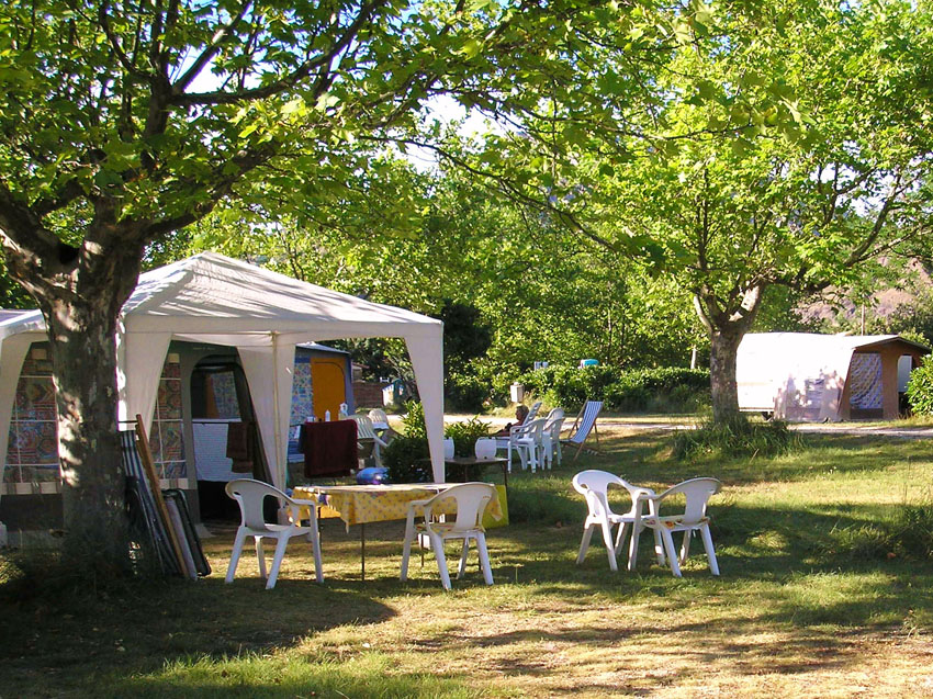 Camping Les
                                        Cigales